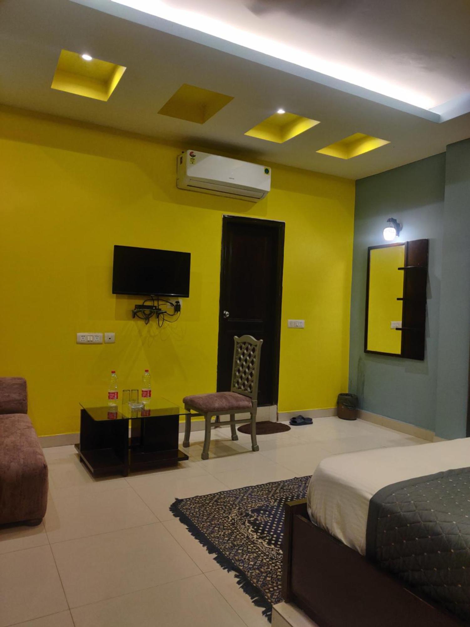 Hotel Delhi Airport Plaza Igi Airport Ню Делхи Екстериор снимка