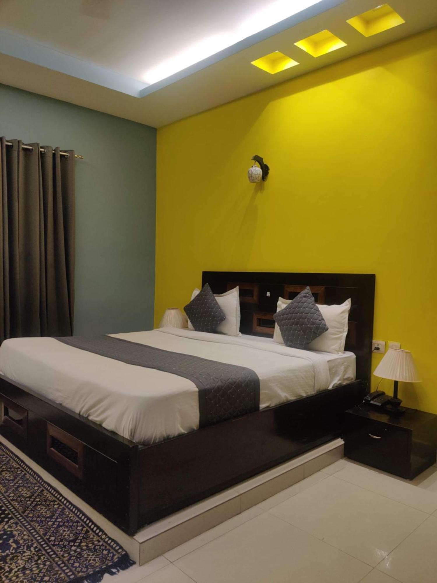 Hotel Delhi Airport Plaza Igi Airport Ню Делхи Екстериор снимка