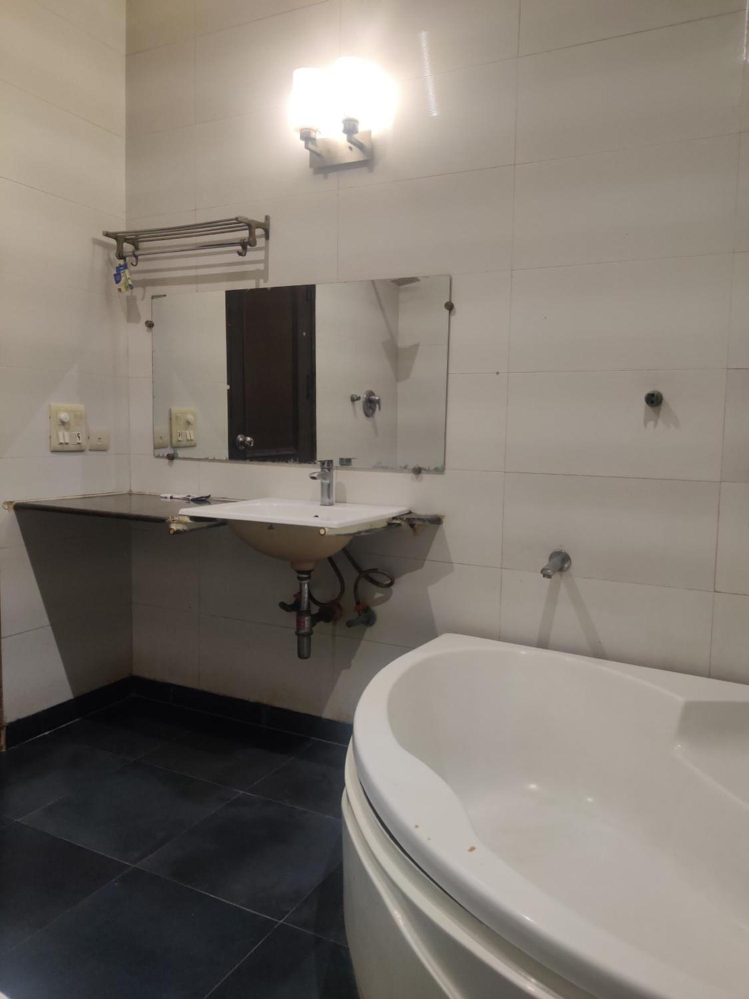 Hotel Delhi Airport Plaza Igi Airport Ню Делхи Екстериор снимка